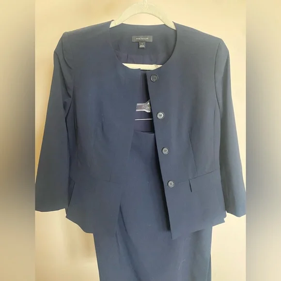 Ann Taylor Women's Navy SUIT SET - Jacket and Skirt - Picture 1 of 6